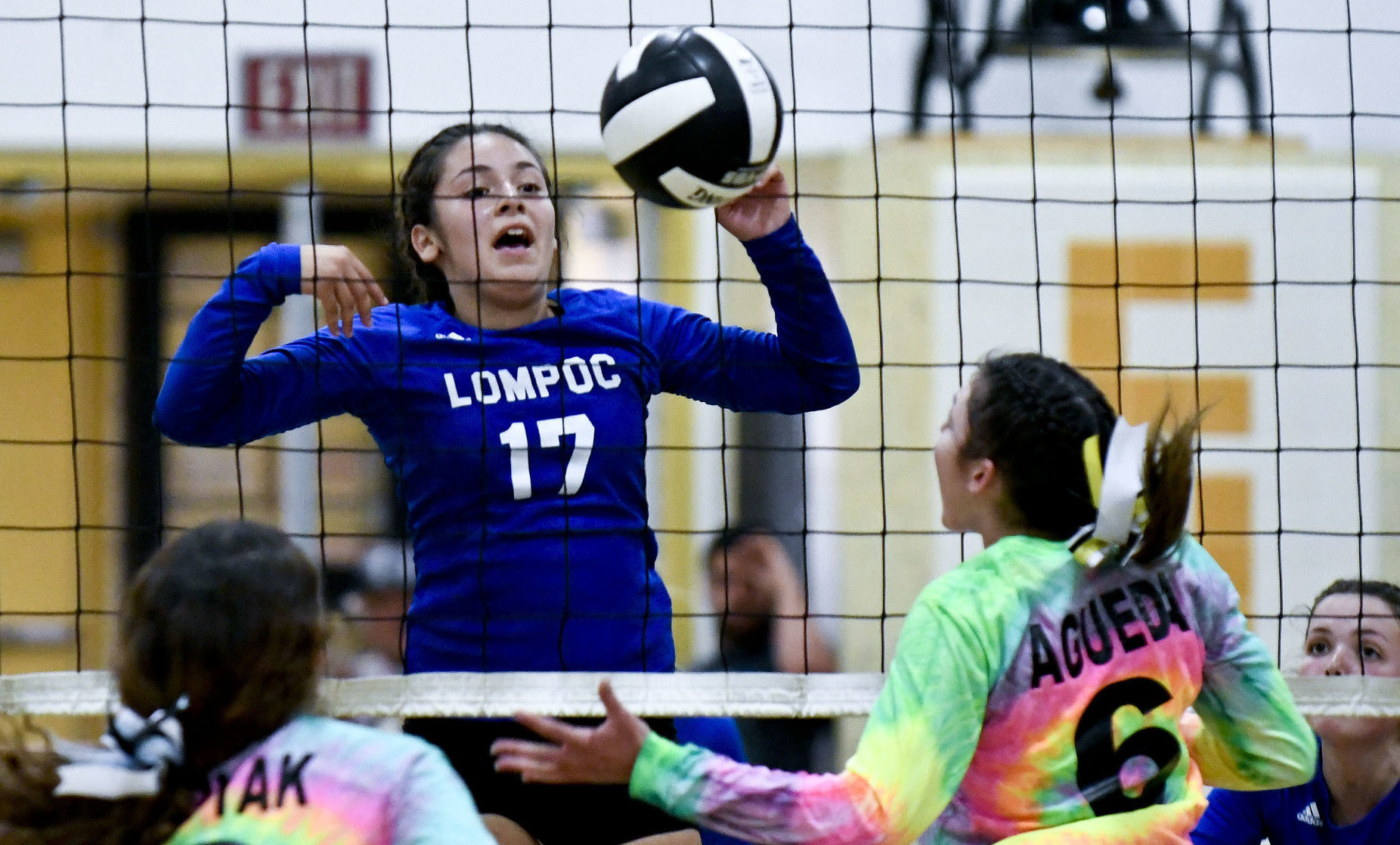 091219 Lompoc Cabrillo volleyball 02.jpg